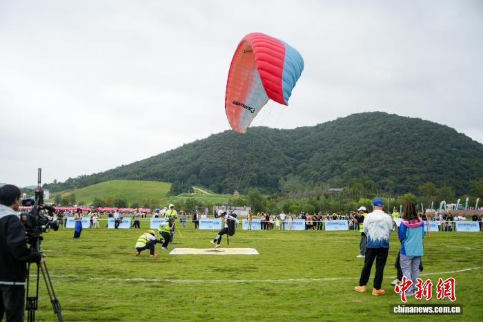 2025年滑翔伞定点世界杯总决赛在荆门圣境山正式