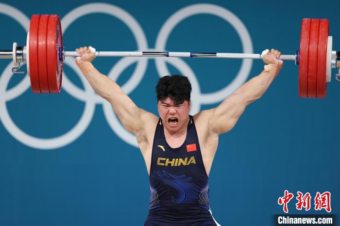 巴黎奥运赛场上练到吐的刘焕华：汗水换来历史