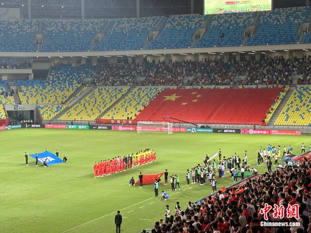 国足成都热身赛11战平马来西亚 马来西亚队强势