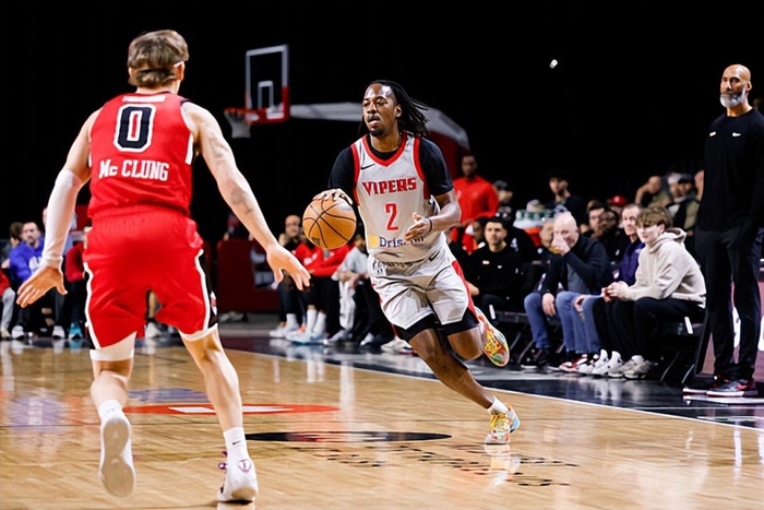 特里斯滕-牛顿发展联盟爆发31+9+6助攻 火箭后场危