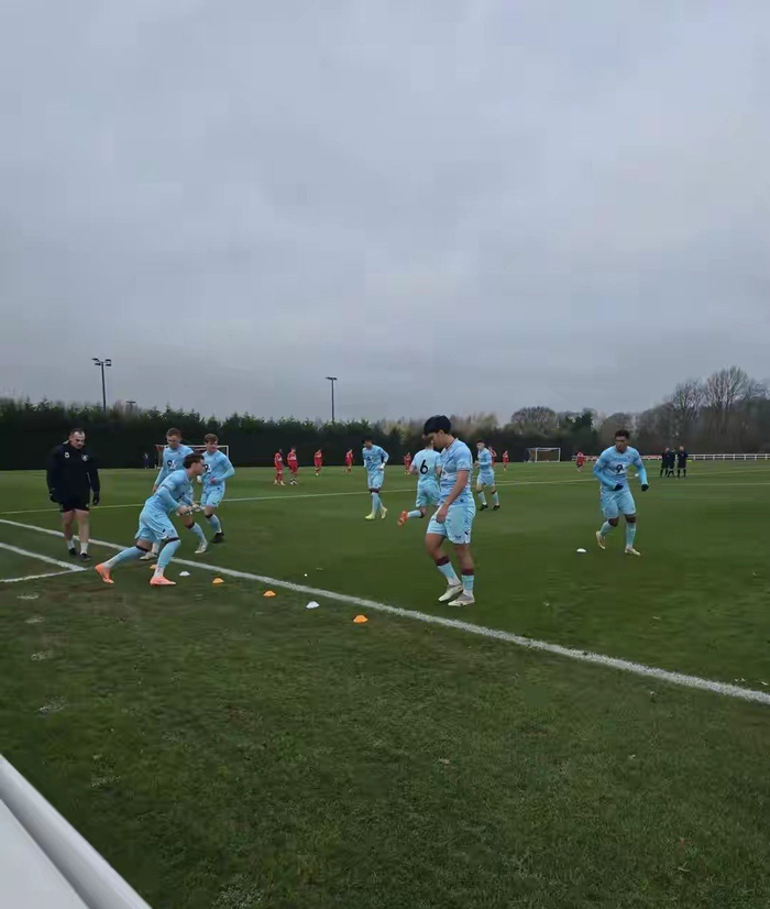 英超伯恩利观察名单首位中国球员张家鸣：语言