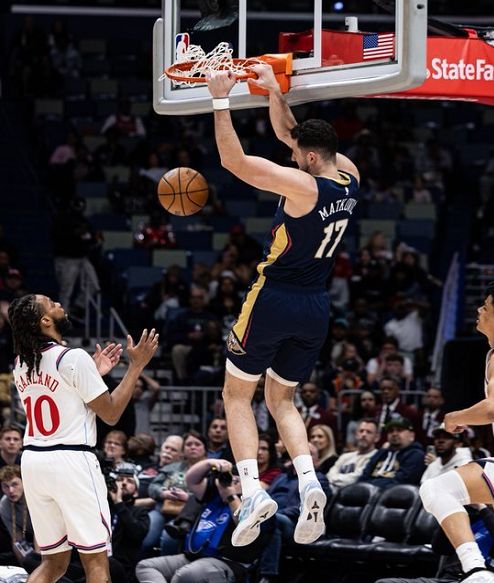 莱昂纳德独木难支 快船客场遭鹈鹕逆转